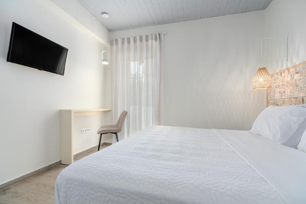 Costa Vasia Boutique Apartments Vrachati Exterior photo